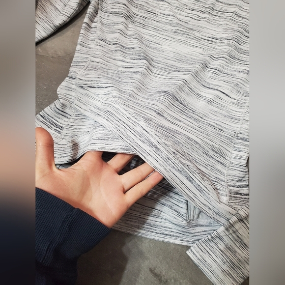 Lululemon Close to Crossing Long Sleeve *Rulu. White, Grey. Striped. Size XS - Picture 9 of 12